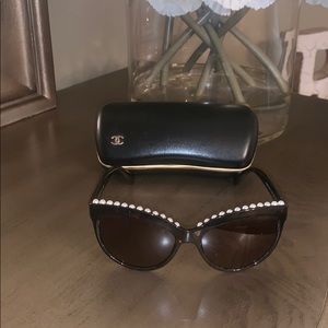CHANEL PEARL SUNGLASSES